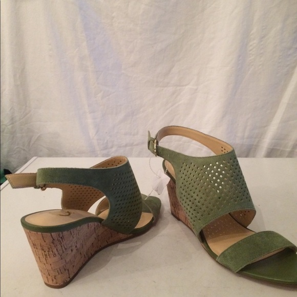 C Wonder green suede wedge sandals size 8 - Picture 6 of 7